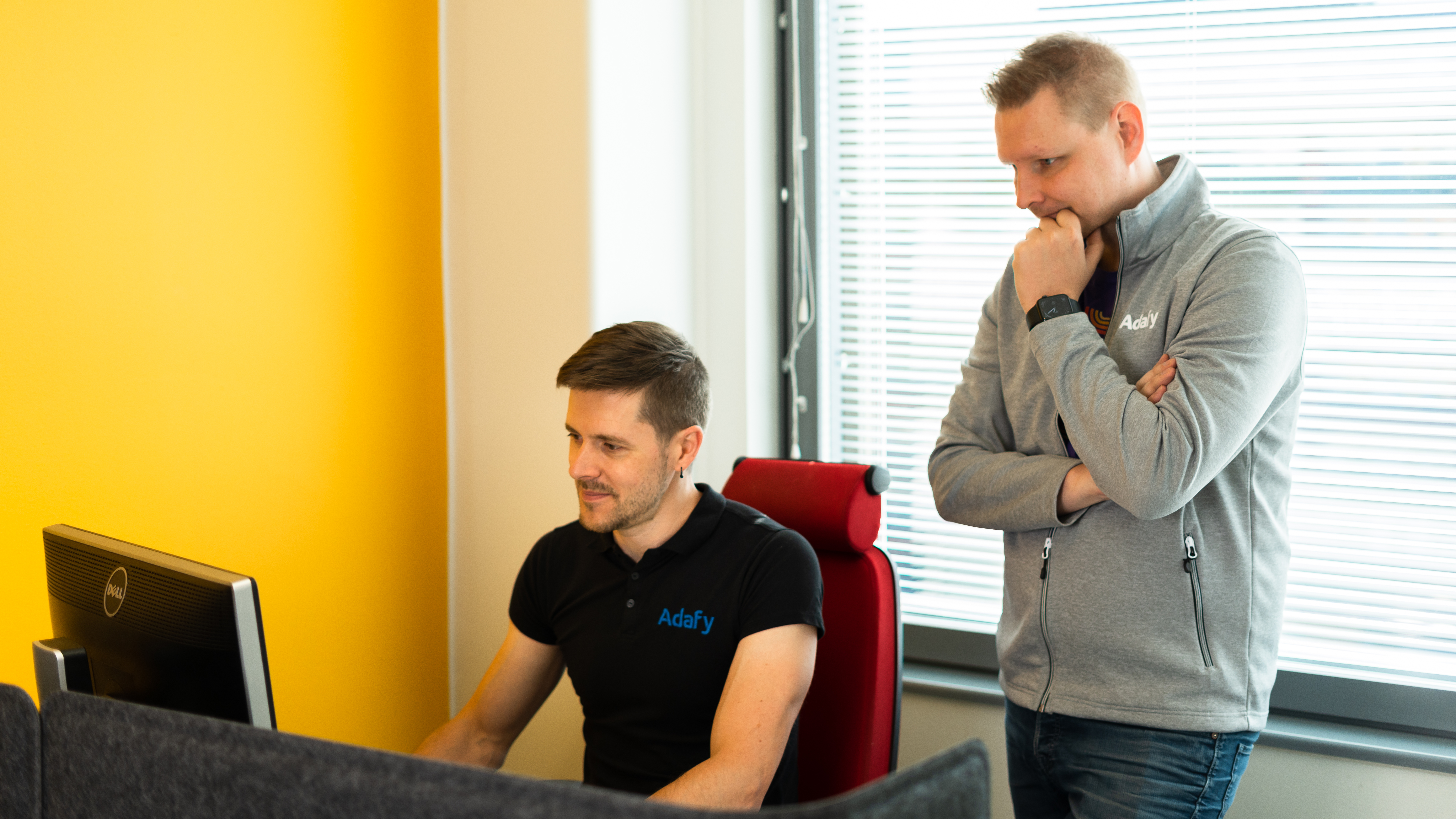 Adafyn kehittäjiä työskentelemässä